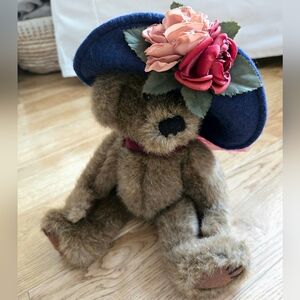 COLLECTIBLE ❤️ BOYD'S BEAR "Aunt Yvonne Dubeary"